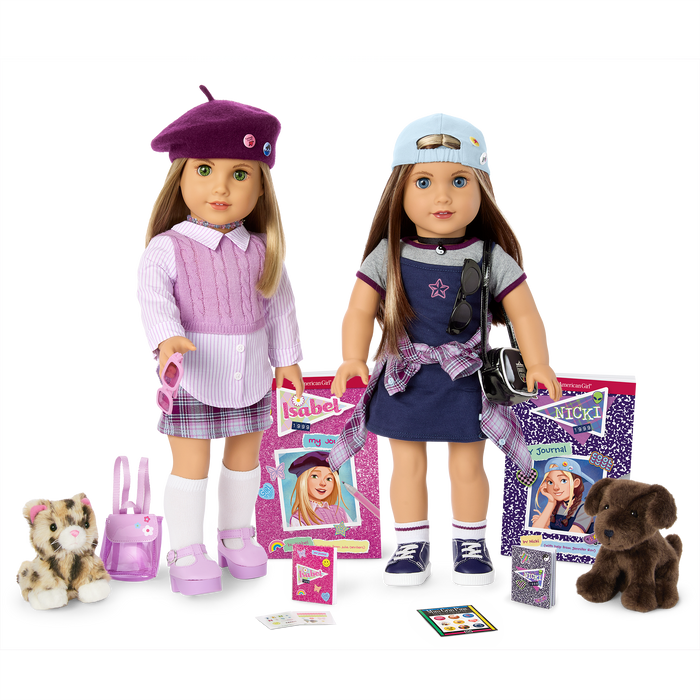 ’90s Twins Isabel™ & Nicki™ Gift Set (Historical Characters) Y5