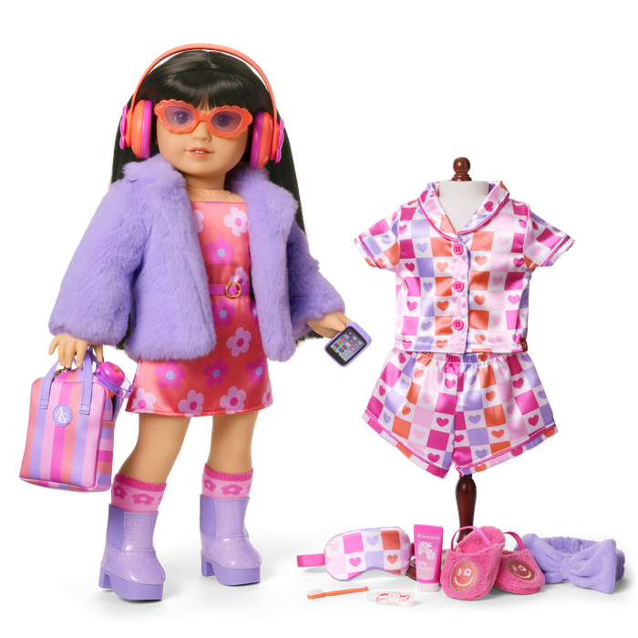 Truly Me™ #130 Doll & Day of Fun All-in-One Set L9