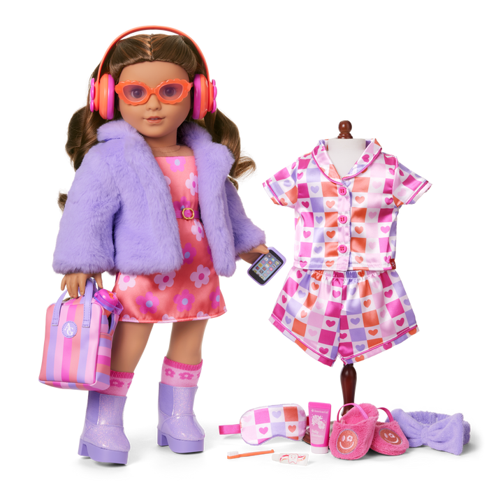Truly Me™ #117 Doll & Day of Fun All-in-One Set J2
