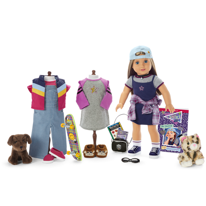’90s Twins Nicki’s™ Skateboarding Gift Set (Historical Characters) Q8