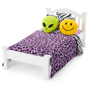 Nicki’s™ Bed & Animal-Print Bedding Set for 18-inch Dolls (Historical Characters) P5